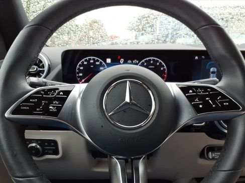 Certified 2025 Mercedes-Benz GLA 250 4MATIC image 22