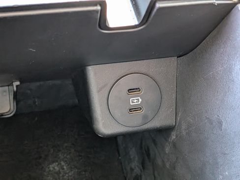 Used 2025 Ford Explorer Active RWD image 32