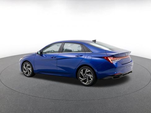 Used 2025 Hyundai Elantra SEL FWD image 7