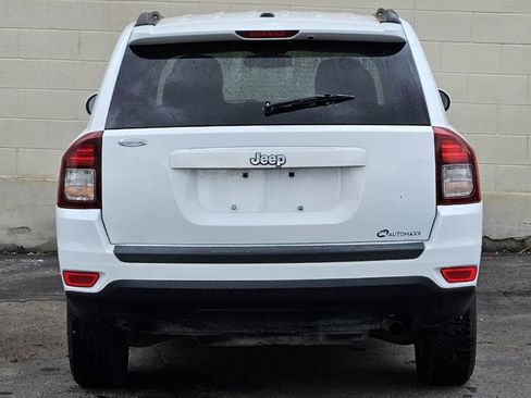 Used 2017 Jeep Compass Latitude image 4