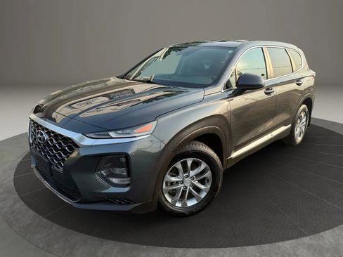 Used 2020 Hyundai Santa Fe SE image 2