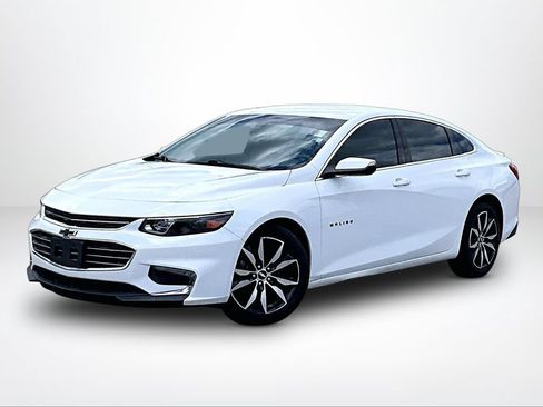 Used 2018 Chevrolet Malibu LT FWD image 2