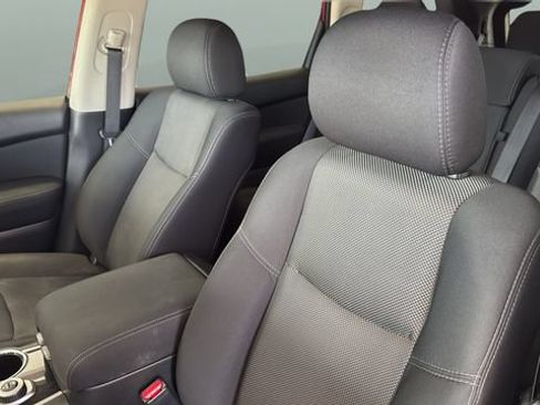 Used 2017 Nissan Pathfinder SV AWD/4WD image 19