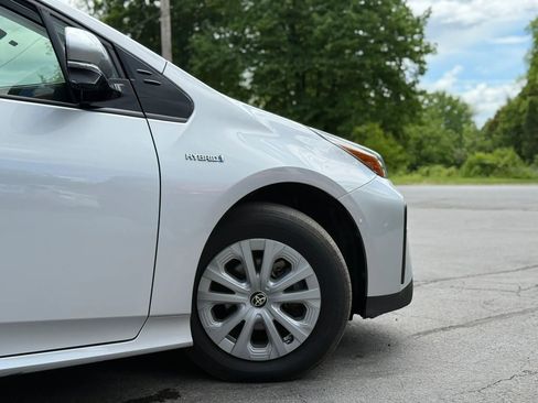Used 2019 Toyota Prius LE FWD image 50