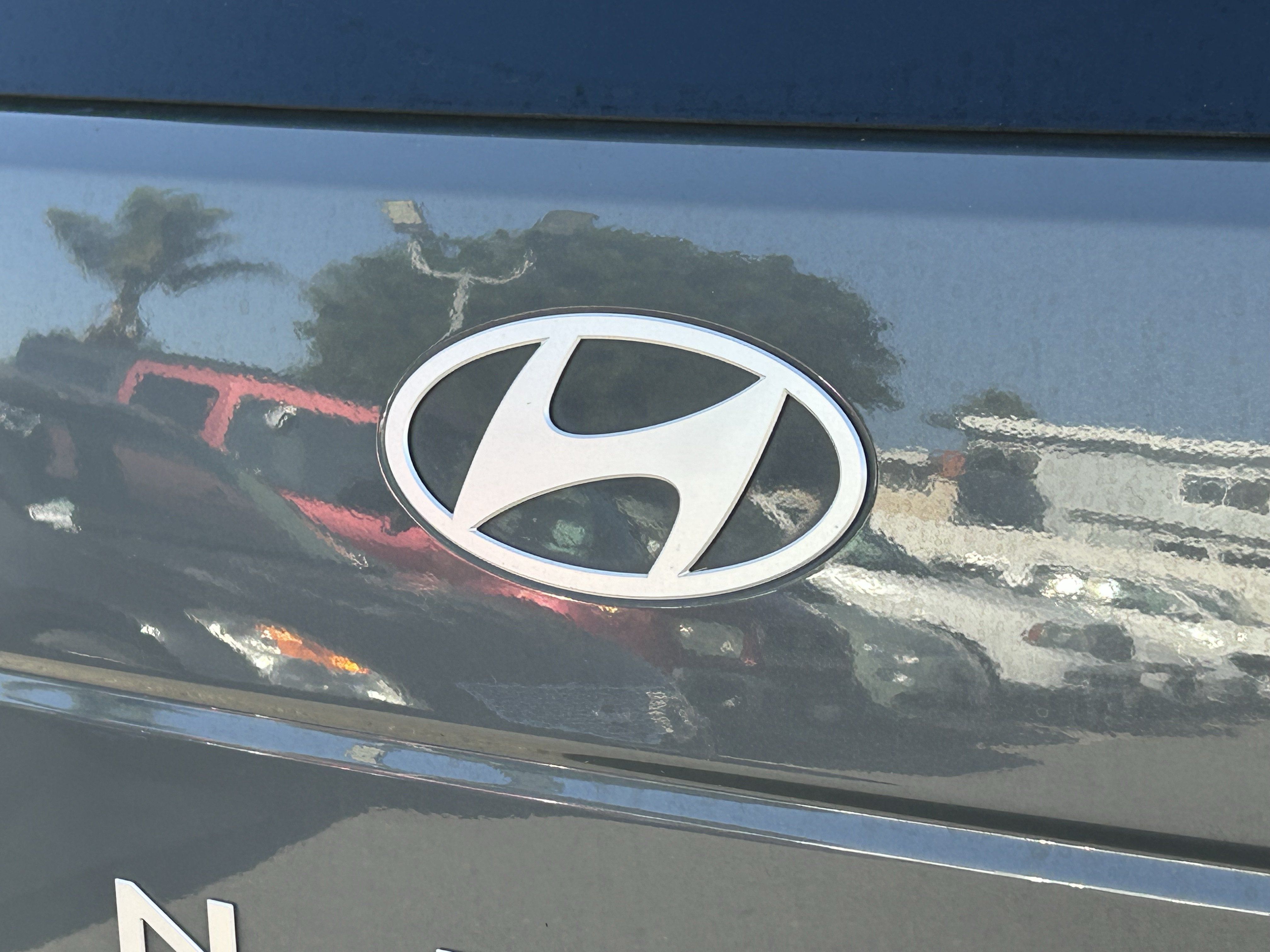 Used 2025 Hyundai Santa Fe SEL AWD/4WD image 5