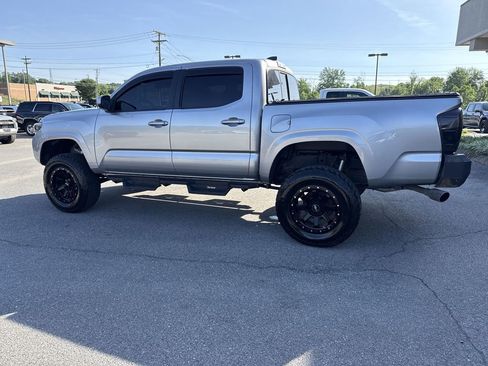 Used 2021 Toyota Tacoma SR AWD/4WD image 3