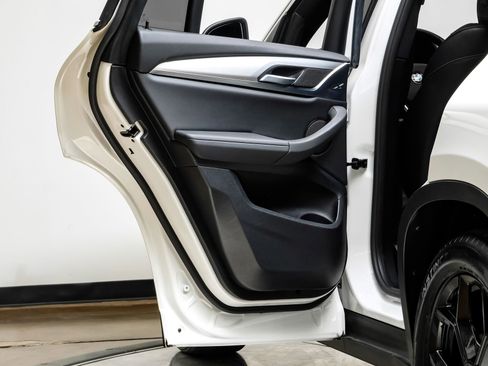 Used 2025 BMW X4 xDrive30i image 47