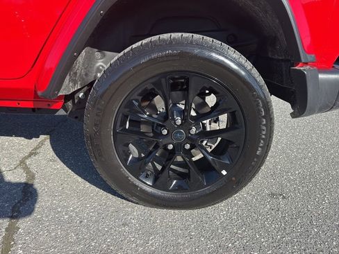 Used 2025 Jeep Wrangler Sahara 4xe w/ Safety Group image 30