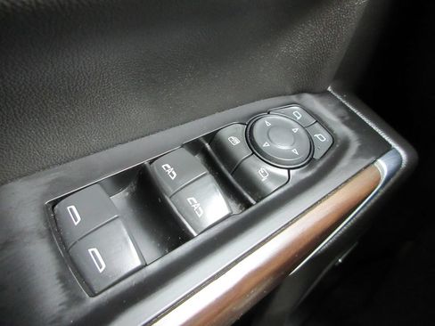 Used 2019 GMC Sierra 1500 SLT w/ SLT Premium Plus Package AWD/4WD image 30
