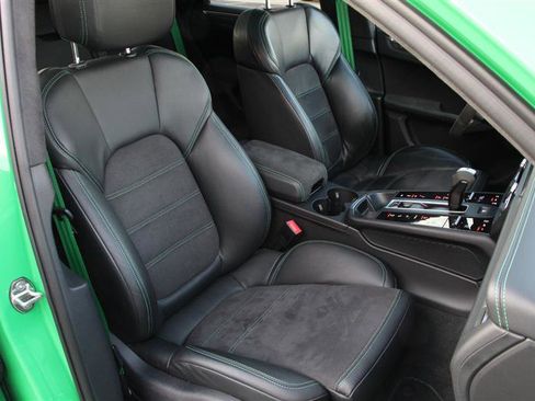 Used 2023 Porsche Macan GTS image 18