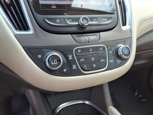 Certified 2024 Chevrolet Malibu LT image 11