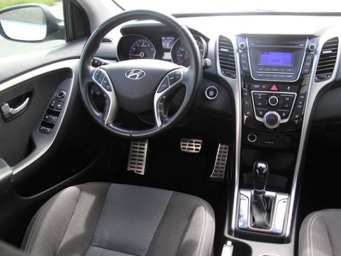 Used 2013 Hyundai Elantra GT w/ Touch & Go Pkg image 10
