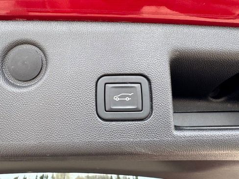 Used 2023 Chevrolet Equinox LT image 24