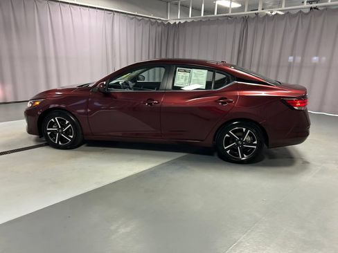 Used 2025 Nissan Sentra SV FWD image 4