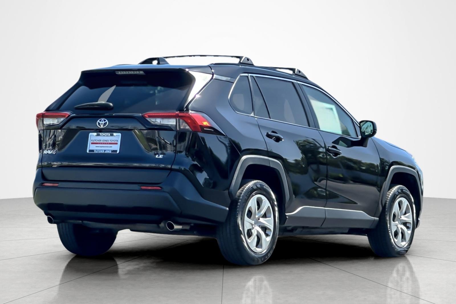 Used 2021 Toyota RAV4 LE w/ Carpet Mat Package (TMS) FWD image 5