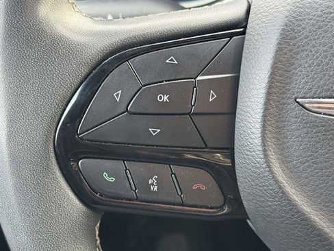 Used 2022 Chrysler Pacifica Touring-L w/ S Appearance Package image 14