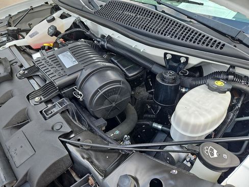 Used 2018 Chevrolet Express 2500 w/ Driver Convenience Package RWD image 42