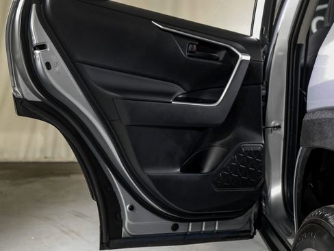 Used 2022 Toyota RAV4 LE image 35