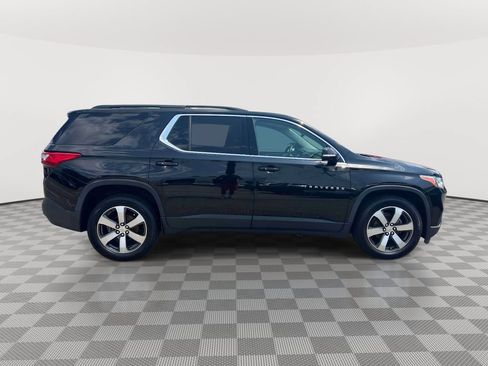 Used 2019 Chevrolet Traverse LT w/ LT Premium Package AWD/4WD image 4