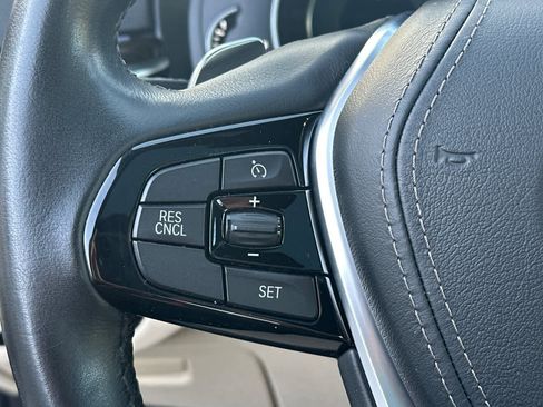 Used 2019 BMW 530e image 26