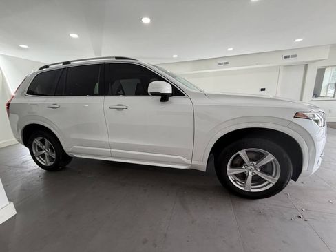 Used 2016 Volvo XC90 T5 Momentum FWD image 11