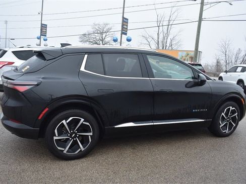 Used 2024 Chevrolet Equinox EV LT image 2