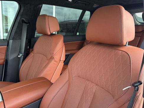 Used 2024 BMW X7 xDrive40i image 25