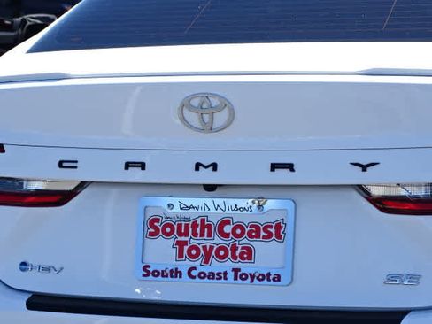 Used 2025 Toyota Camry SE w/ Convenience Package FWD image 10