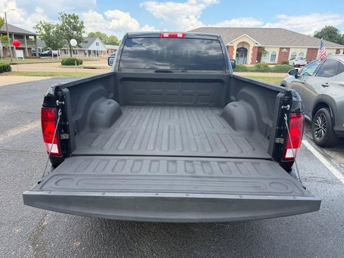 Used 2015 RAM 1500 Express RWD image 8