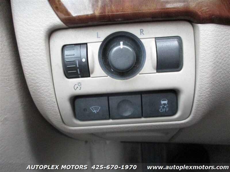 Used 2008 Subaru Outback 2.5XT Limited AWD/4WD image 31