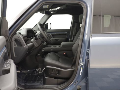 Used 2025 Land Rover Defender 110 S AWD/4WD image 5