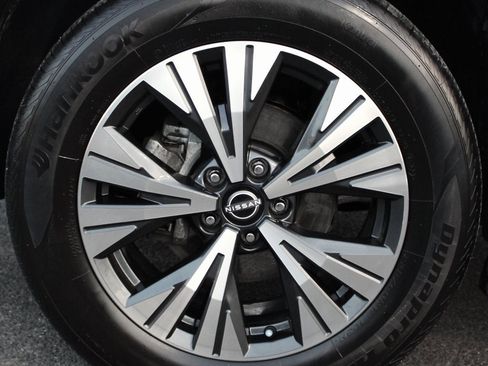 Used 2023 Nissan Rogue SV w/ SV Premium B Package image 10