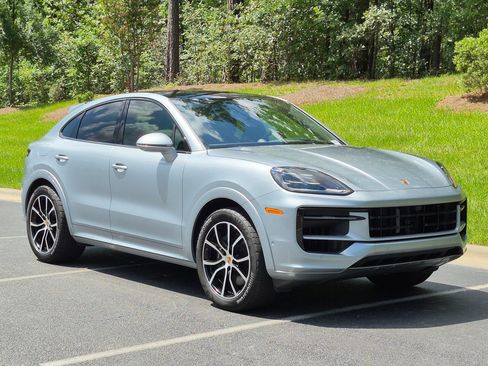 Certified 2026 Porsche Cayenne GTS AWD/4WD image 34