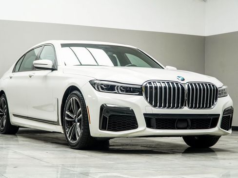 Used 2021 BMW 740i xDrive 740i xDrive w/ M Sport Package image 4
