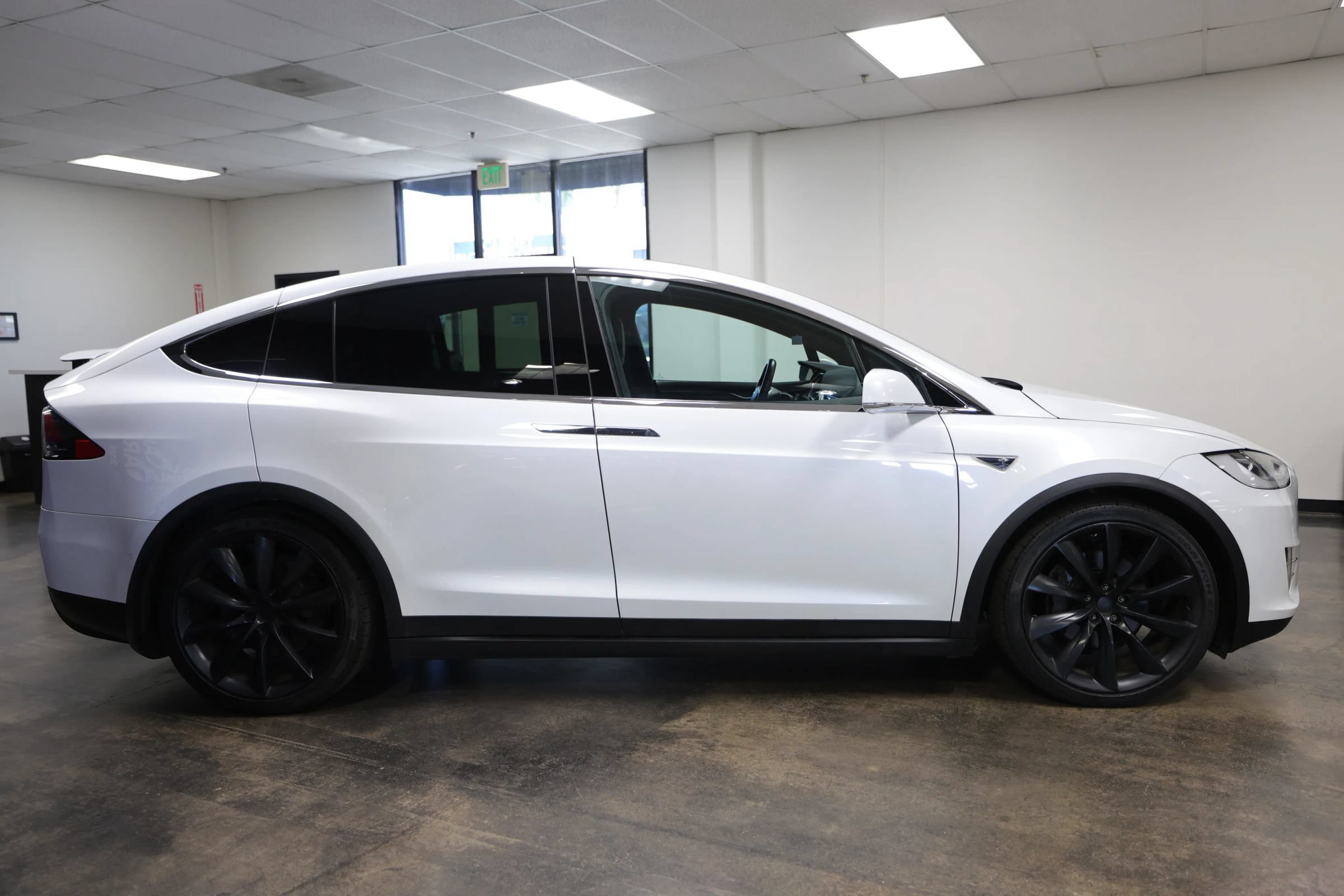 Used 2016 Tesla Model X 90D AWD/4WD image 9