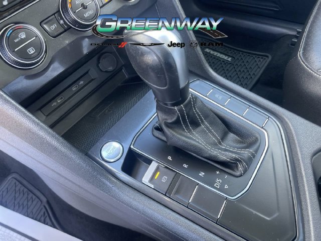 Used 2021 Volkswagen Tiguan SE w/ Panoramic Sunroof Package FWD image 25