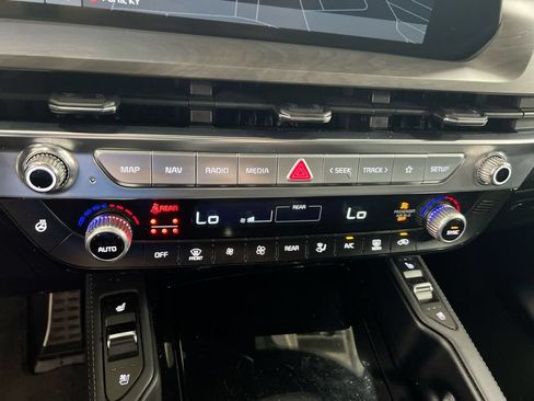 Used 2024 Kia Telluride SX X-Line AWD/4WD image 17