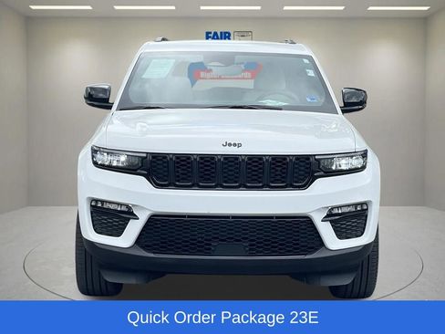 Certified 2024 Jeep Grand Cherokee Limited w/ Black Appearance Package AWD/4WD image 5