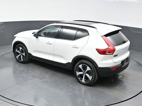 Certified 2026 Volvo XC40 B5 Plus w/ Protection Package Premier AWD/4WD image 31