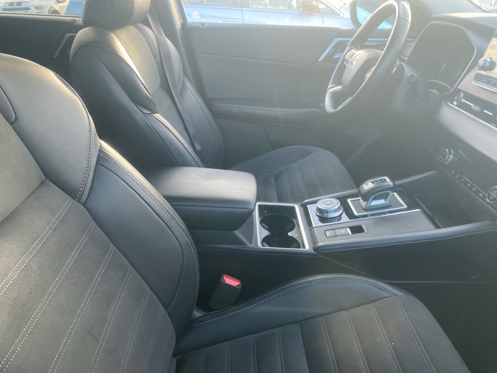 Used 2024 Mitsubishi Outlander SE AWD/4WD image 8