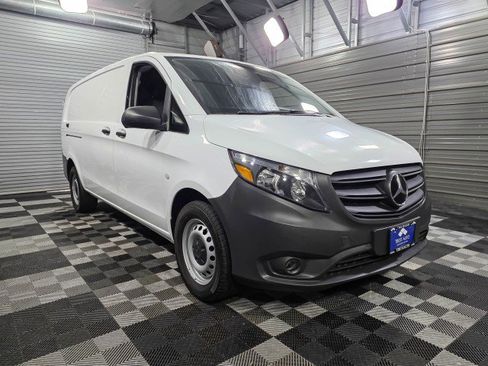 Used 2023 Mercedes-Benz Metris image 4