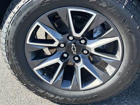 Certified 2023 Chevrolet Suburban Z71 image 8