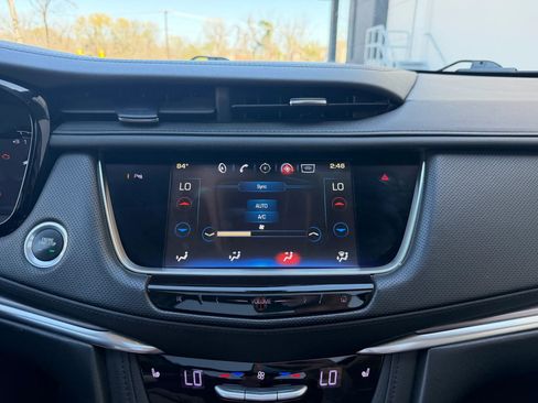 Used 2018 Cadillac XT5 Luxury image 33