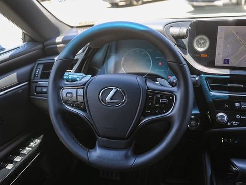 Used 2025 Lexus ES 350 w/ Premium Package FWD image 17