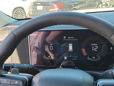 Certified 2025 Hyundai Santa Fe SEL image 9