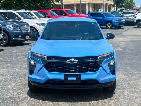 Used 2024 Chevrolet Trax RS w/ Driver Confidence Package FWD image 4