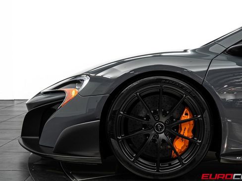 Used 2016 McLaren 675LT Spider RWD image 19