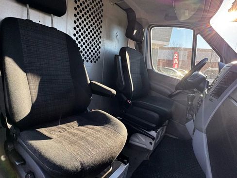 Used 2014 Mercedes-Benz Sprinter 2500 image 20