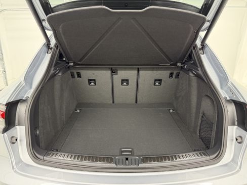 Certified 2026 Porsche Macan AWD/4WD image 61