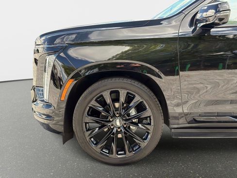 Used 2026 Cadillac Escalade ESV Platinum Sport w/ LPO, ONYX Package AWD/4WD image 20
